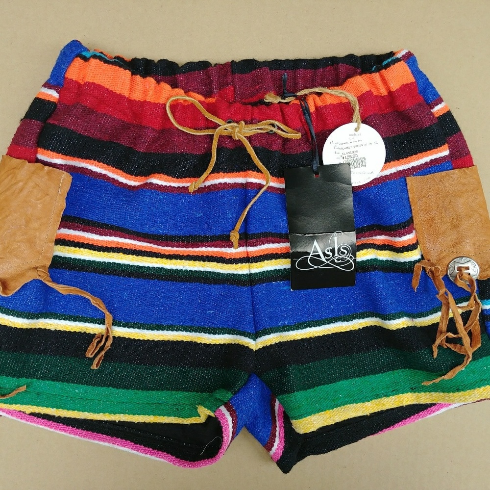 blanket shorts new small w/leather pockets